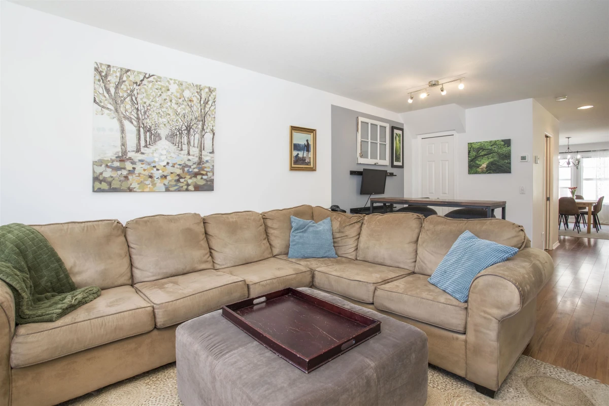 Dining Area Photo of 10 11490 232 Street, Maple Ridge, BC