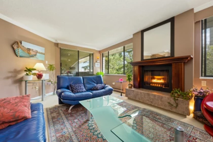 Kitchen Photo of 211 15282 19th Avenue, Surrey, BC