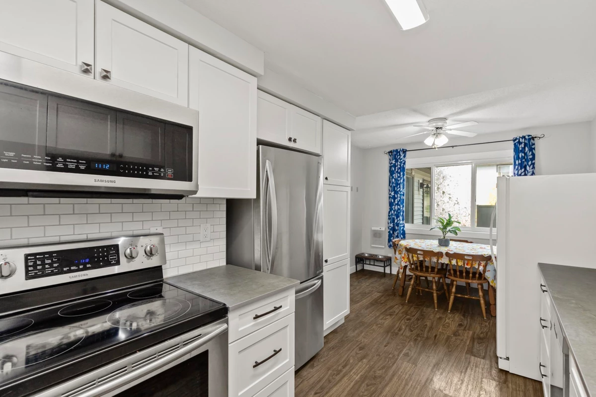 Dining Area Photo of 46 46689 First Avenue, Chilliwack, BC