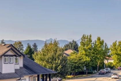 Front Yard Photo of 12243 232 Street, Maple Ridge, BC