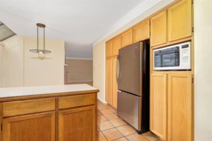 Walk-In Closet Photo of 10446 Fraserglen Drive, Surrey, BC
