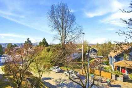 Staircase Photo of 209 580 Twelfth Street, New Westminster, BC