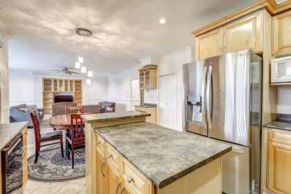 Basement Recreation Room Photo of 14578 68 Avenue, Surrey, BC