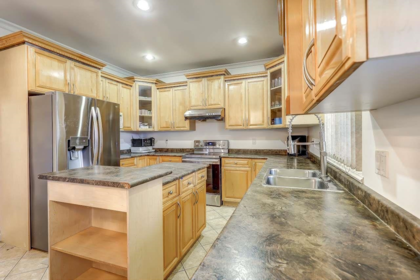 Office / Den Photo of 14578 68 Avenue, Surrey, BC