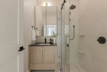 Powder Room Photo of 2544 Grant Street, Vancouver, BC