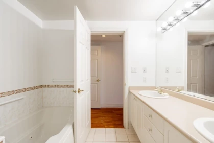Entry Foyer Photo of 102 1725 128 Street, Surrey, BC