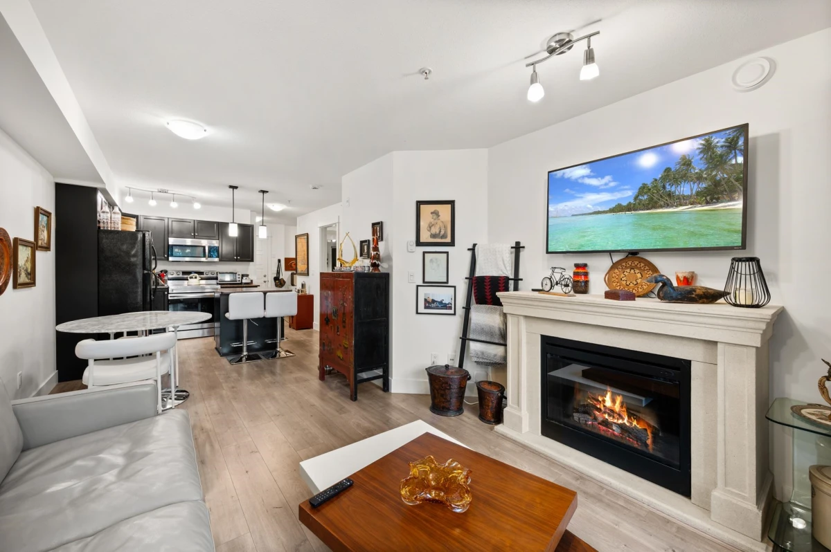 Family Room Photo of 116 30525 Cardinal Avenue, Abbotsford, BC