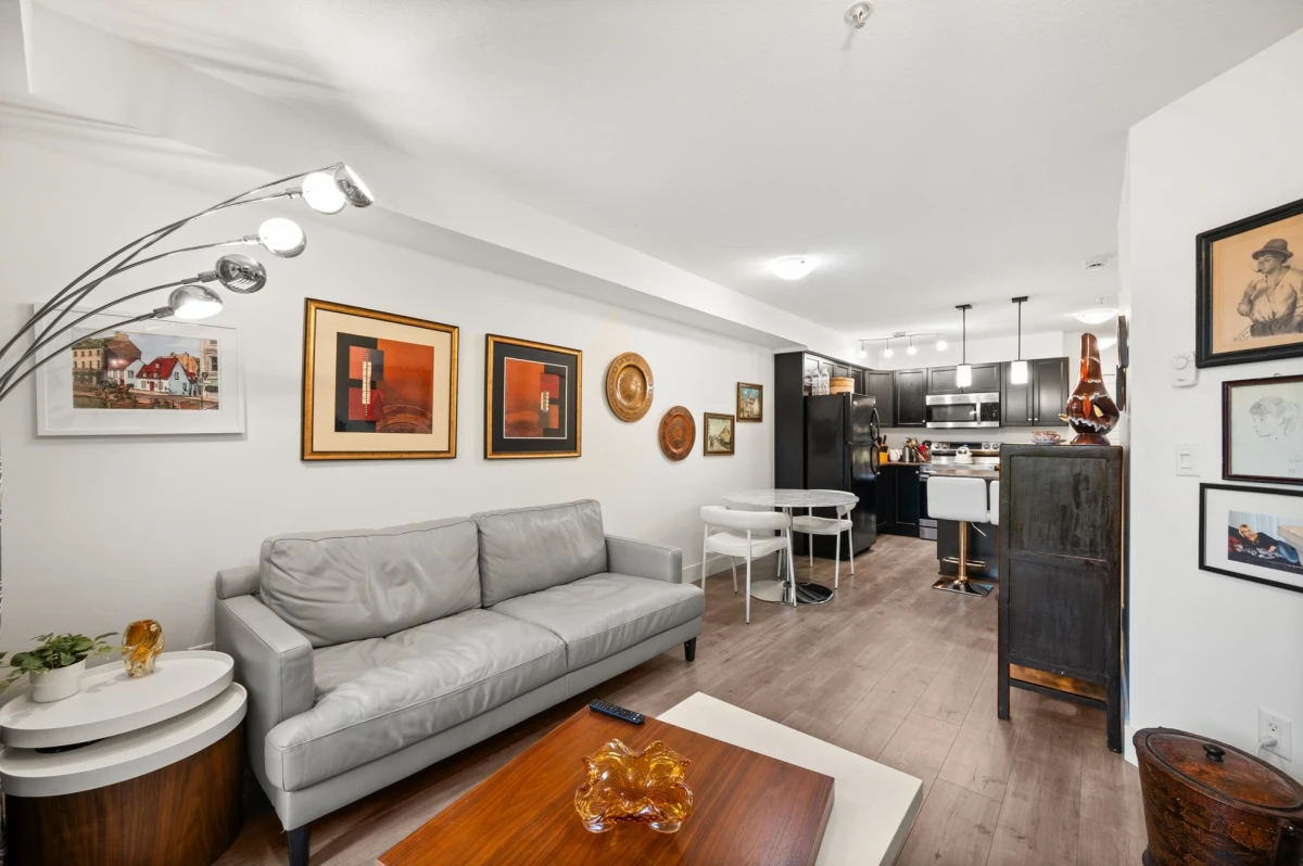 Living Room Photo of 116 30525 Cardinal Avenue, Abbotsford, BC