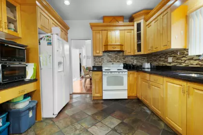 Powder Room Photo of 9526 124 Street, Surrey, BC
