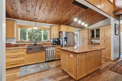 Breakfast Nook Photo of 8099 Northwood Road, Halfmoon Bay, BC