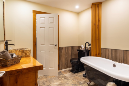 Office / Den Photo of 8099 Northwood Road, Halfmoon Bay, BC