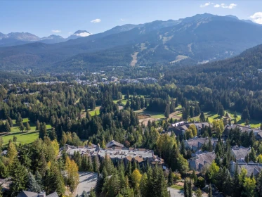 109 3217 Blueberry Drive, Whistler, BC, Whistler — Apartment/Condo for sale