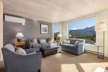 109 3217 Blueberry Drive, Whistler, BC, Whistler — Apartment/Condo for sale