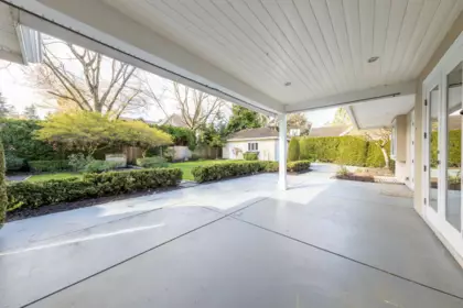 Entry Foyer Photo of 14048 30 Avenue, Surrey, BC