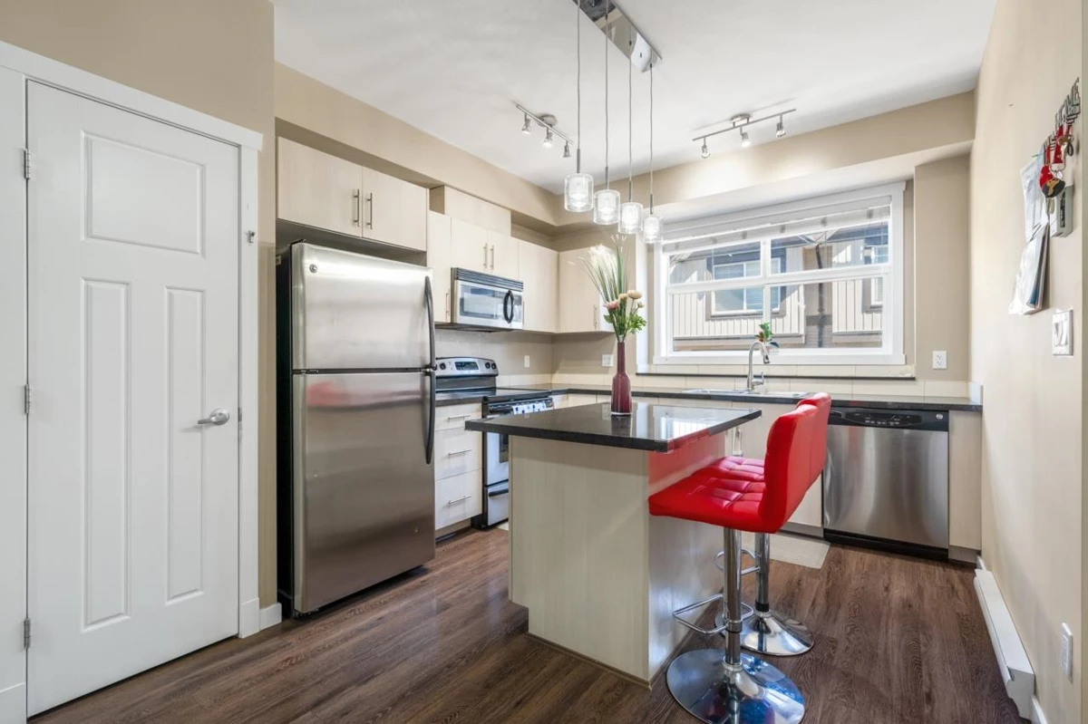 Family Room Photo of 81 6123 138 Street, Surrey, BC