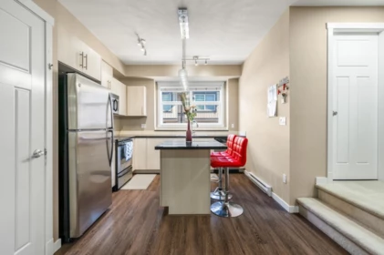 Kitchen Photo of 81 6123 138 Street, Surrey, BC