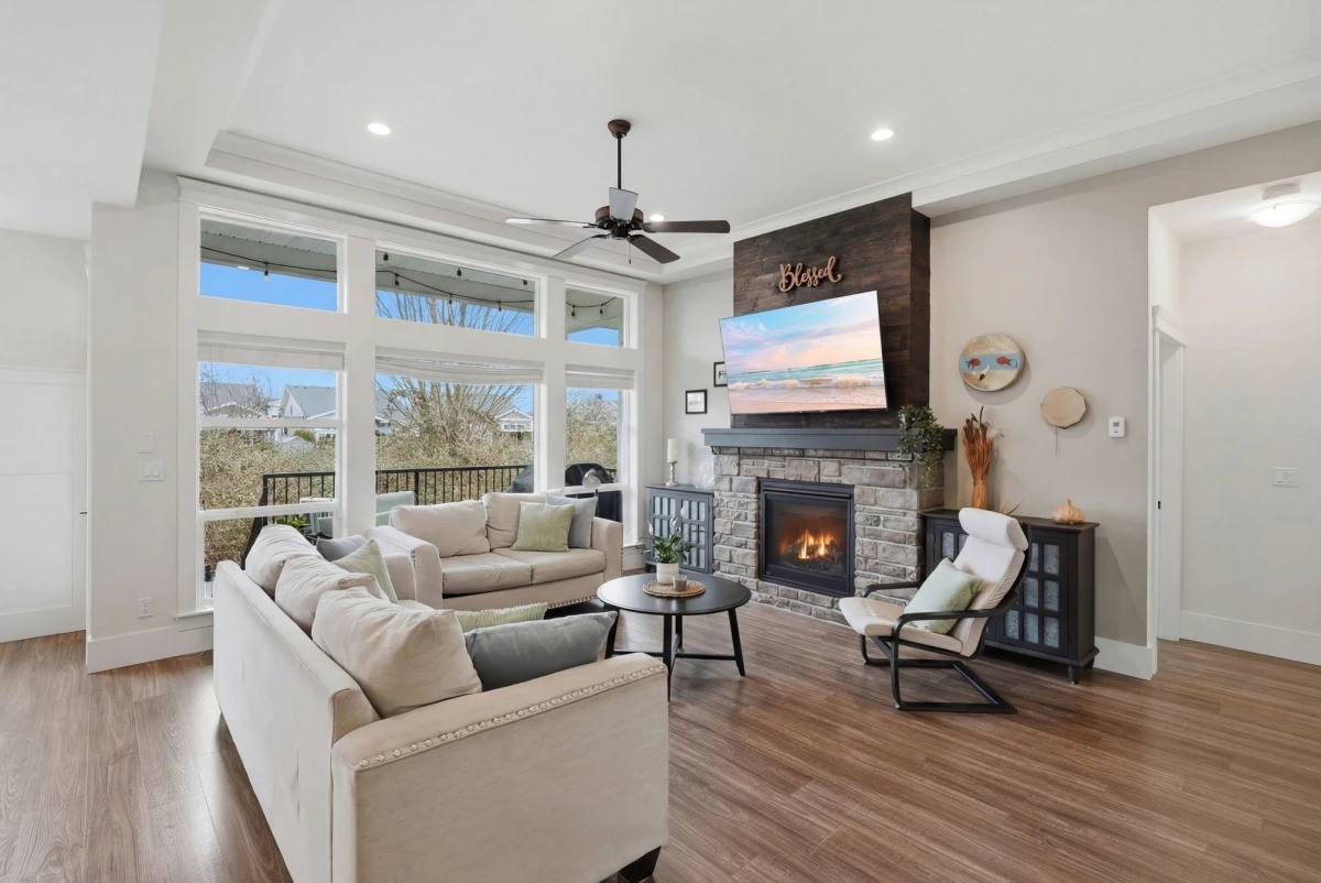 Family Room Photo of 35 46213 Hakweles Road, Chilliwack, BC