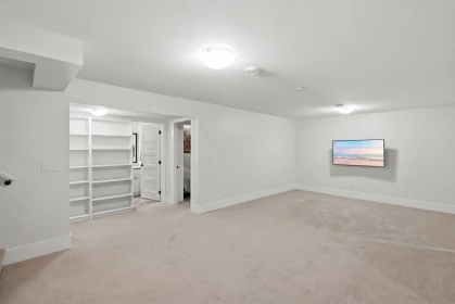 Hallway Photo of 35 46213 Hakweles Road, Chilliwack, BC