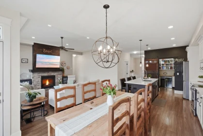 Kitchen Island Photo of 35 46213 Hakweles Road, Chilliwack, BC