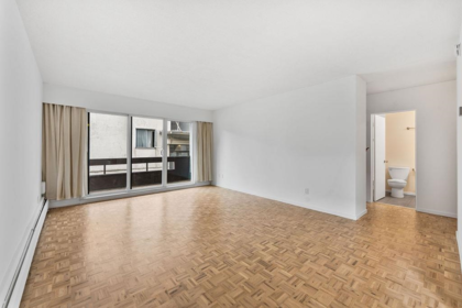 Breakfast Nook Photo of 305 2025 W 2nd Avenue, Vancouver, BC