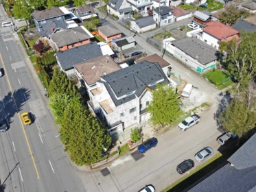 Primary Bathroom Photo of 2 2017 E 23rd Avenue, Vancouver, BC