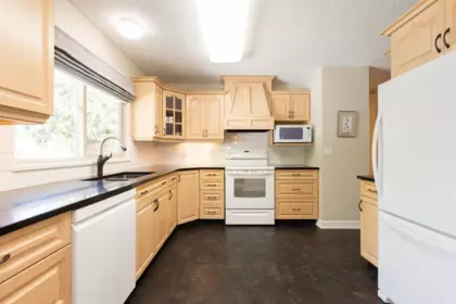 Kitchen Island Photo of 20249 44 Avenue, Langley, BC