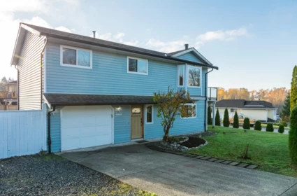 Mudroom Photo of 11310 Harrison Street, Maple Ridge, BC