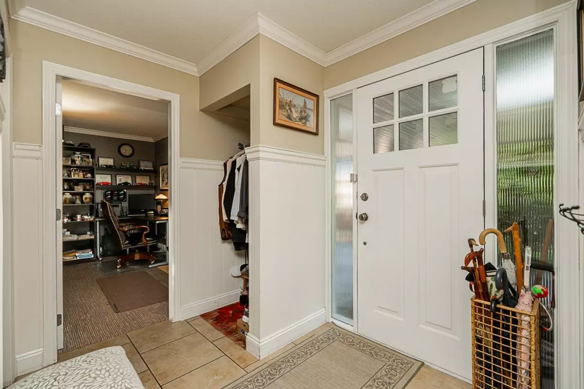 Dining Area Photo of 1542 128 Street, Surrey, BC