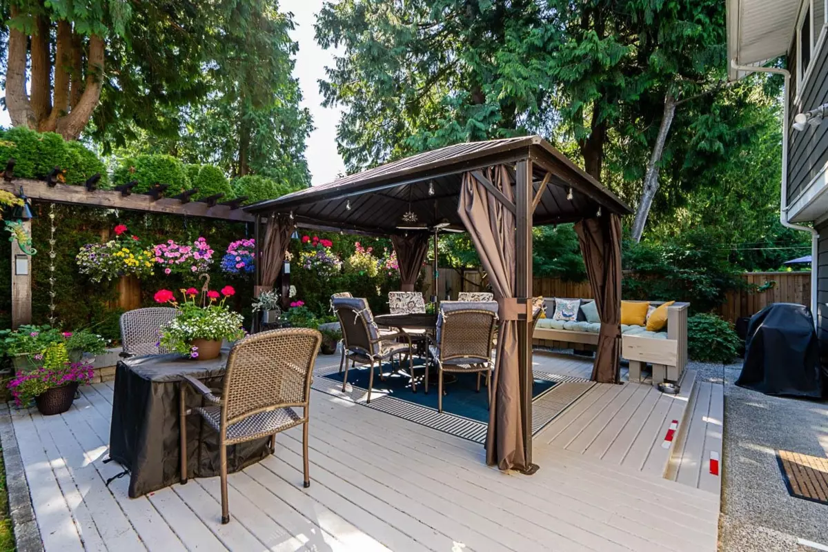Living Room Photo of 1542 128 Street, Surrey, BC
