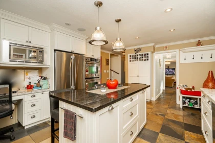 Breakfast Nook Photo of 1542 128 Street, Surrey, BC