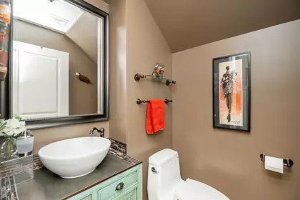 Powder Room Photo of 1542 128 Street, Surrey, BC