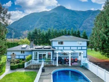 Mudroom Photo of 62525 Airport Road, Hope, BC