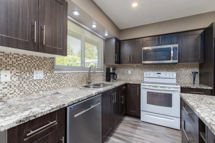 Mudroom Photo of 9435 149a Street, Surrey, BC