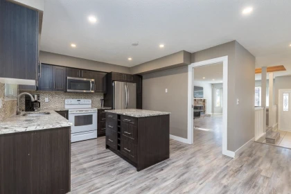 Powder Room Photo of 9435 149a Street, Surrey, BC