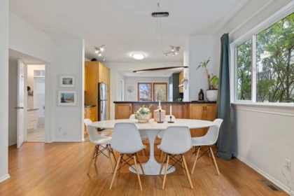 Breakfast Nook Photo of 261 E 4th Street, North Vancouver, BC
