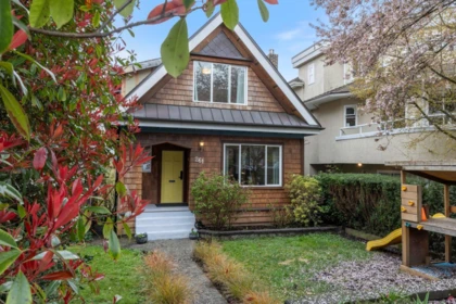 261 E 4th Street, North Vancouver, BC, North Vancouver — Single Family Residence for sale