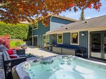 Garden / Landscaping Photo of 2708 Byron Road, North Vancouver, BC