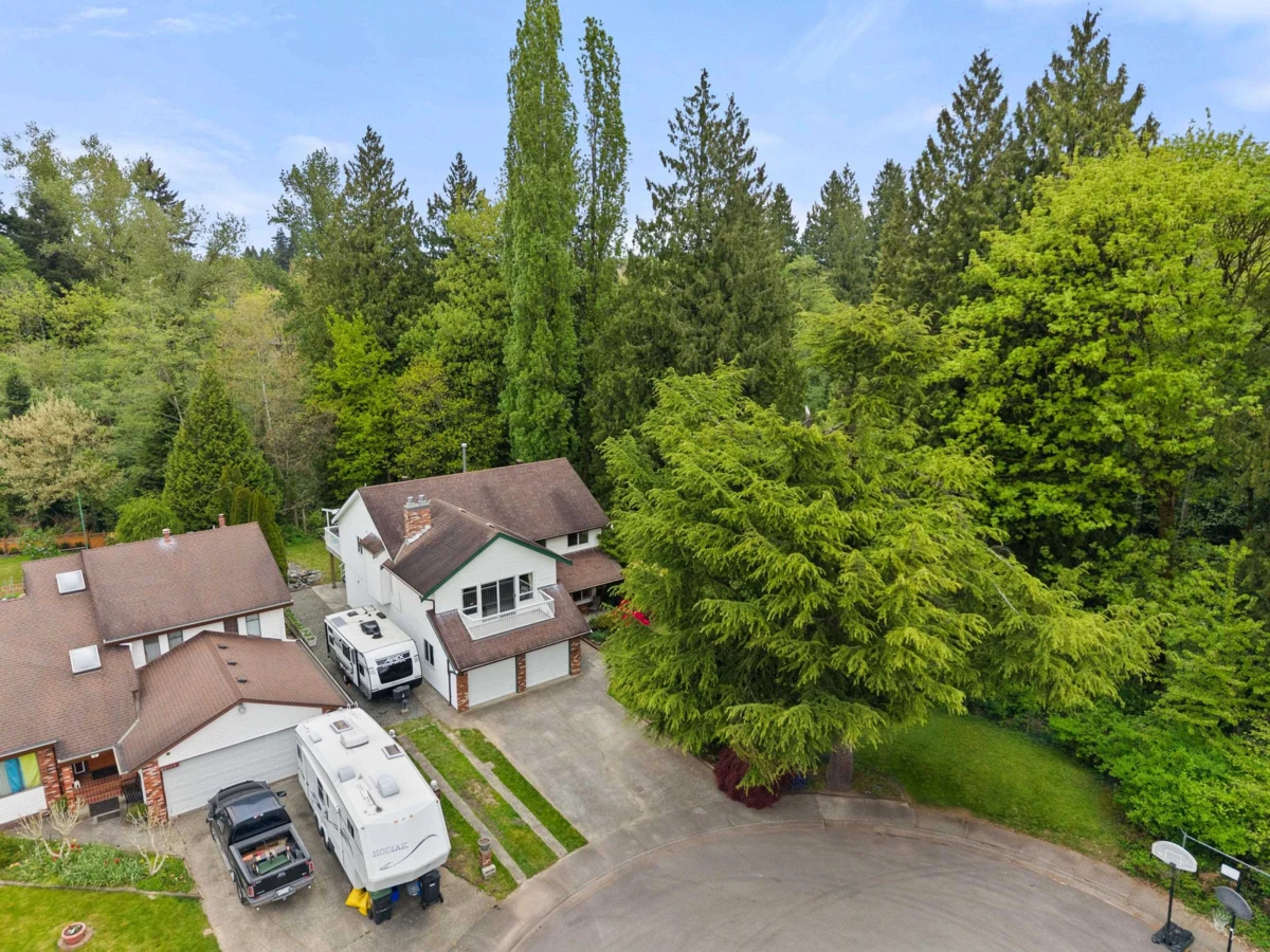 Family Room Photo of 20533 Telegraph Trail, Langley, BC