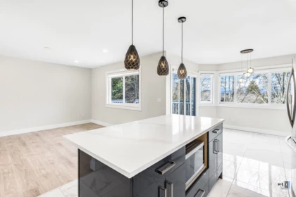 Guest Bathroom Photo of 15285 28 Avenue, Surrey, BC