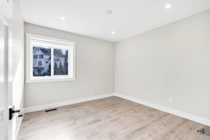Mudroom Photo of 15285 28 Avenue, Surrey, BC