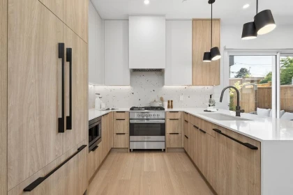 Kitchen Photo of 2 2752 Graveley Street, Vancouver, BC
