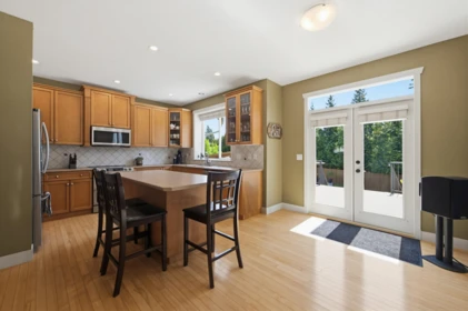 Breakfast Nook Photo of 10304 164a Street, Surrey, BC