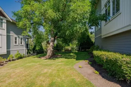Front Yard Photo of 15 7198 179 Street, Surrey, BC