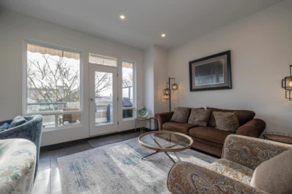 Entry Foyer Photo of 7 15161 Prospect Avenue, White Rock, BC