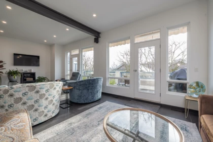 Hallway Photo of 7 15161 Prospect Avenue, White Rock, BC