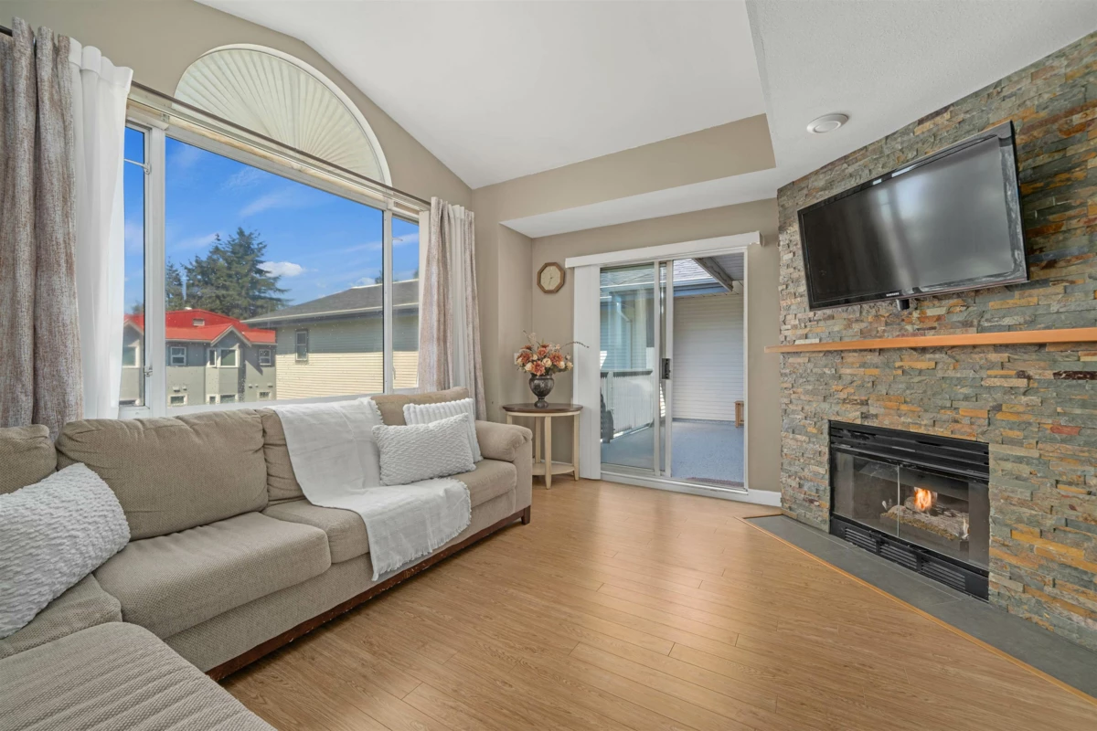 Living Room Photo of 302 19121 Ford Road, Pitt Meadows, BC