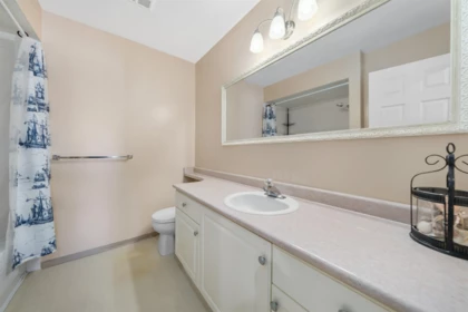 Basement Recreation Room Photo of 302 19121 Ford Road, Pitt Meadows, BC