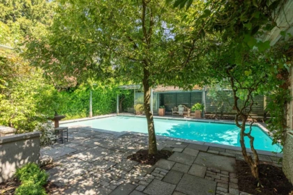 Garden / Landscaping Photo of 5976 Alma Street, Vancouver, BC