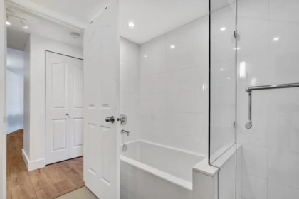 Hallway Photo of 306 183 Keefer Place, Vancouver, BC