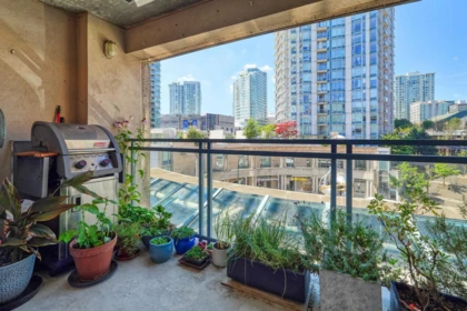 Office / Den Photo of 306 183 Keefer Place, Vancouver, BC